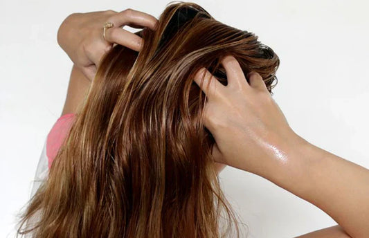 बालों को घना बनाने के लिए कौन सा तेल लगाएं (Balo ke liye sabse acha oil)