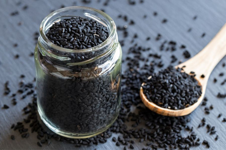 16 Black Seed Oil Benefits, Hair, Skin & Health