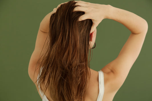 How To Apply Oil To Hair The Right Way